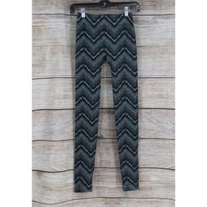 No Boundaries Womens Size XS (1) Pull On Striped Zig Zag Leggings Pants Black